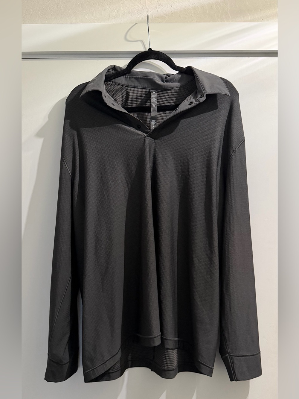 Auth. ✅ Men’s Lululemon Black/Dark Charcoal Polo Long Sleeve Size XL